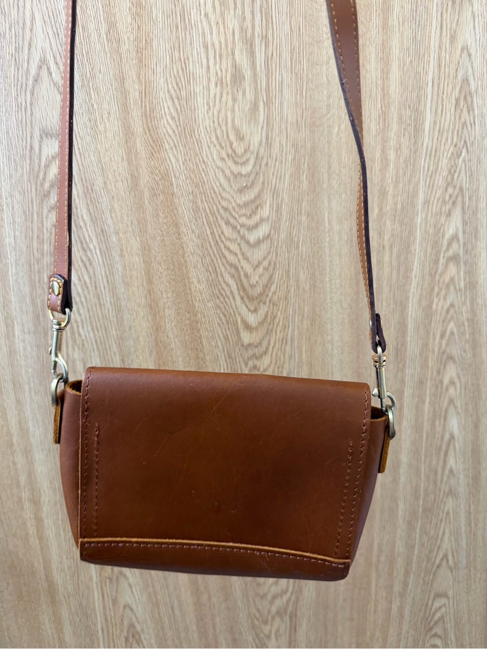 Portland Leather crossbody - Picture 4 of 7
